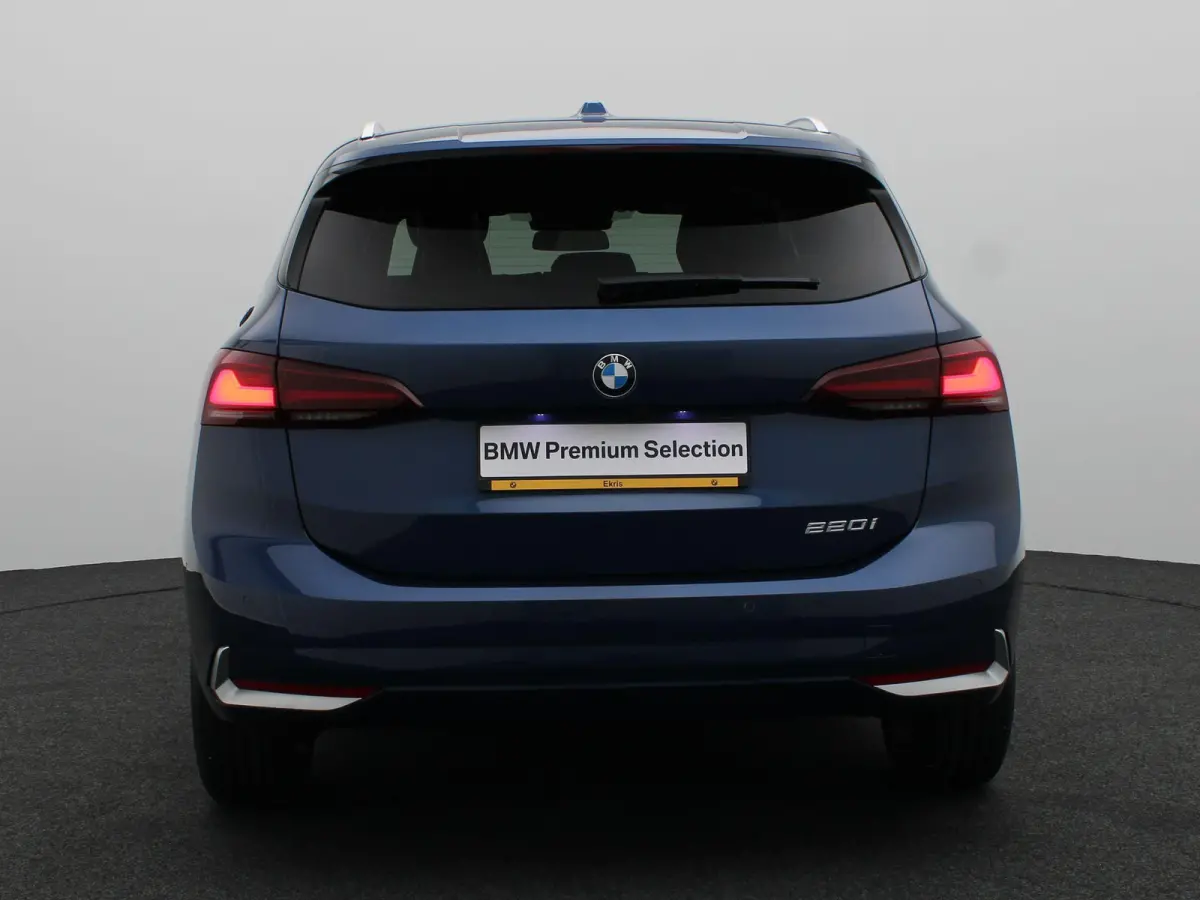 220i Achteruitrijcamera | Driving Assistant Plus | DAB | 16''