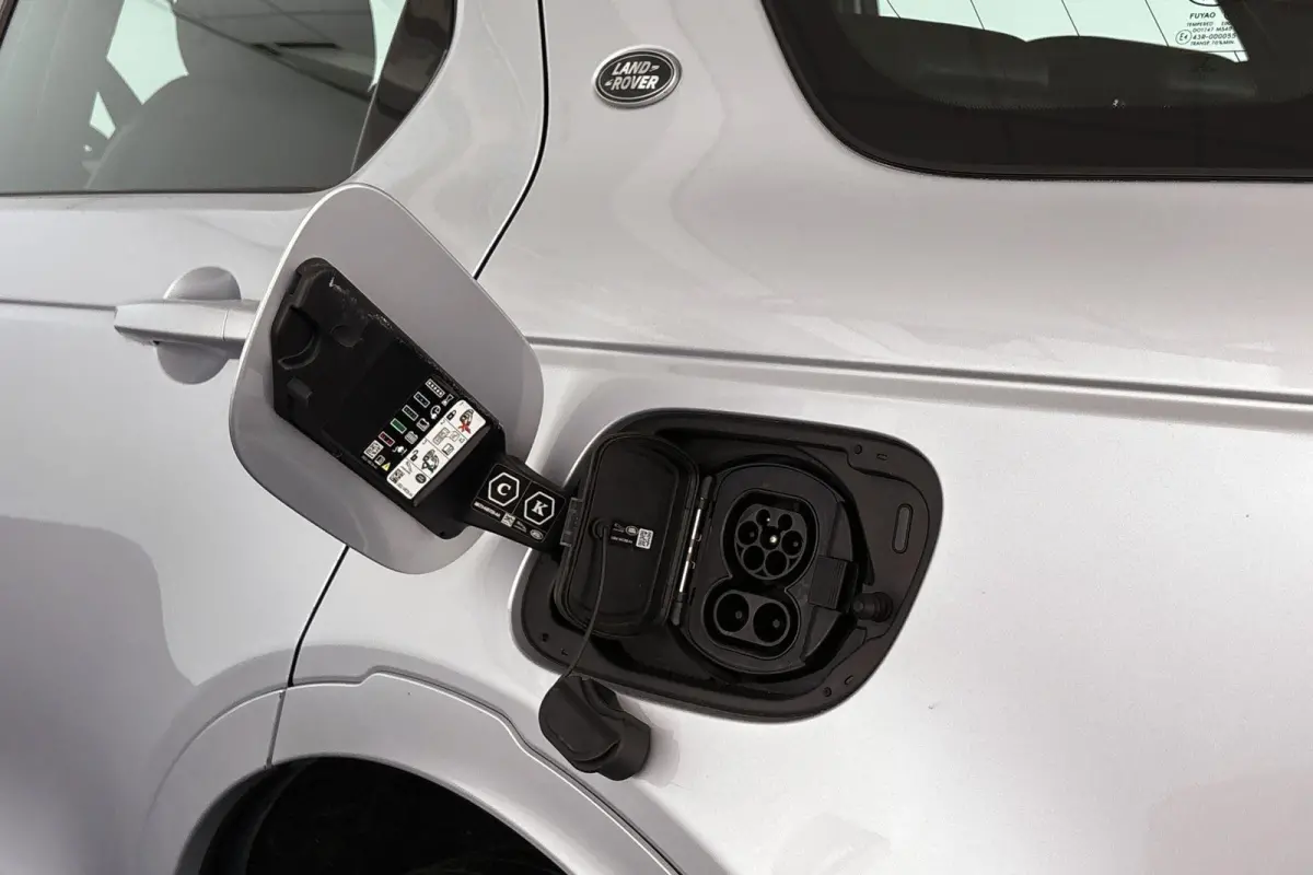 P300e 1.5 R-Dynamic SE Leder Achteruitrijcamera Apple CarPlay