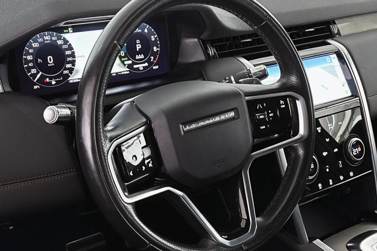 P300e 1.5 R-Dynamic SE Leder Achteruitrijcamera Apple CarPlay