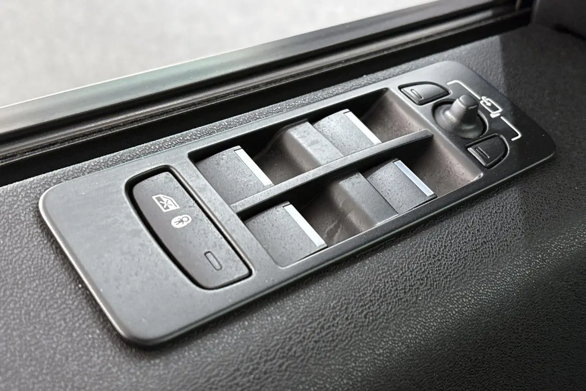 P300e 1.5 R-Dynamic SE Leder Achteruitrijcamera Apple CarPlay
