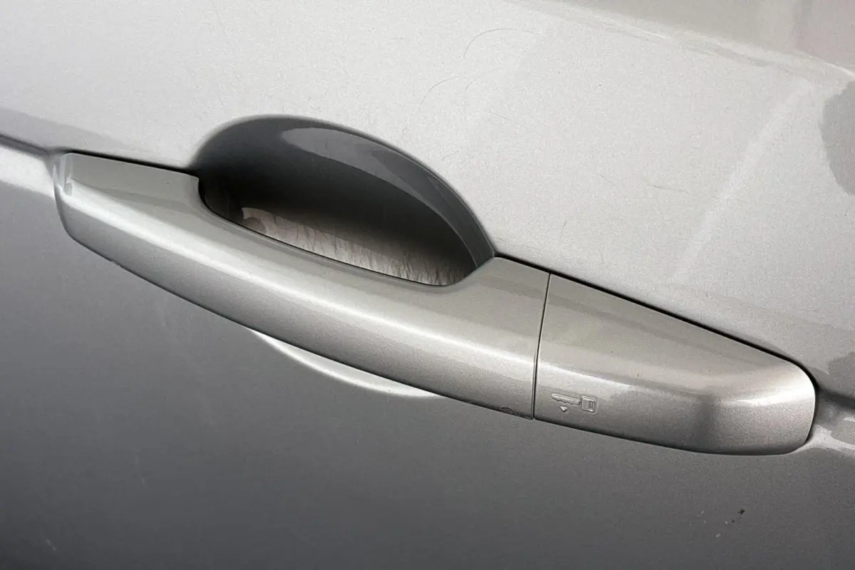 P300e 1.5 R-Dynamic SE Leder Achteruitrijcamera Apple CarPlay