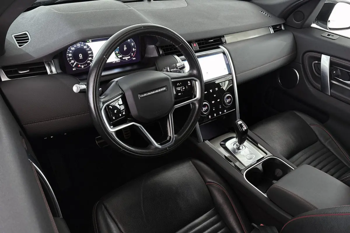 P300e 1.5 R-Dynamic SE Leder Achteruitrijcamera Apple CarPlay