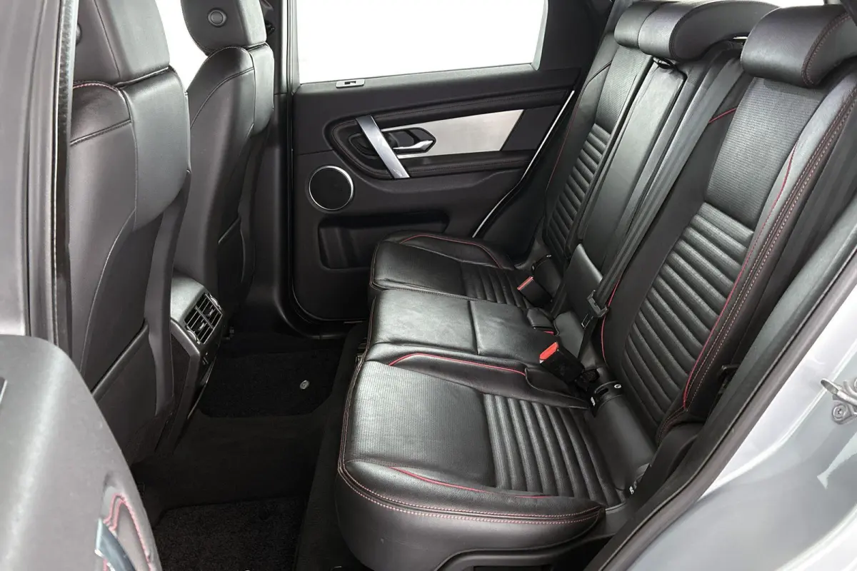 P300e 1.5 R-Dynamic SE Leder Achteruitrijcamera Apple CarPlay