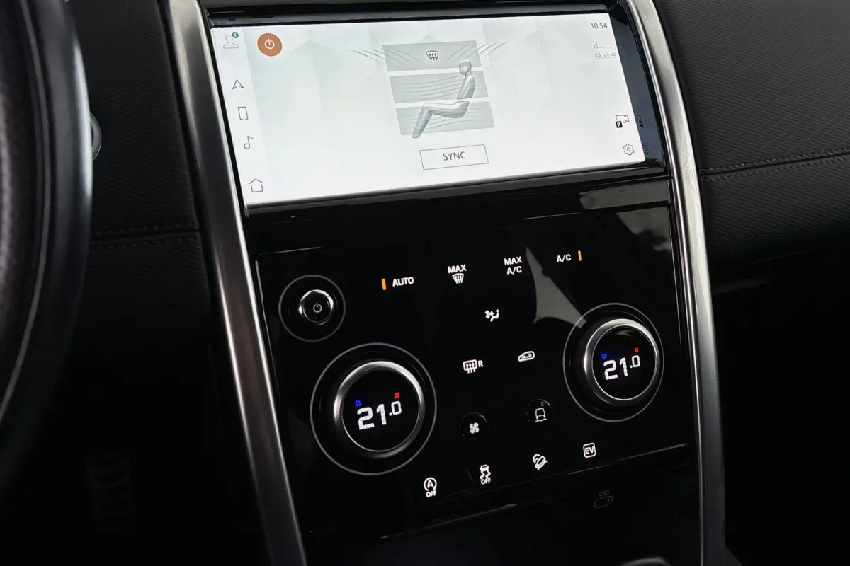 P300e 1.5 R-Dynamic SE Leder Achteruitrijcamera Apple CarPlay