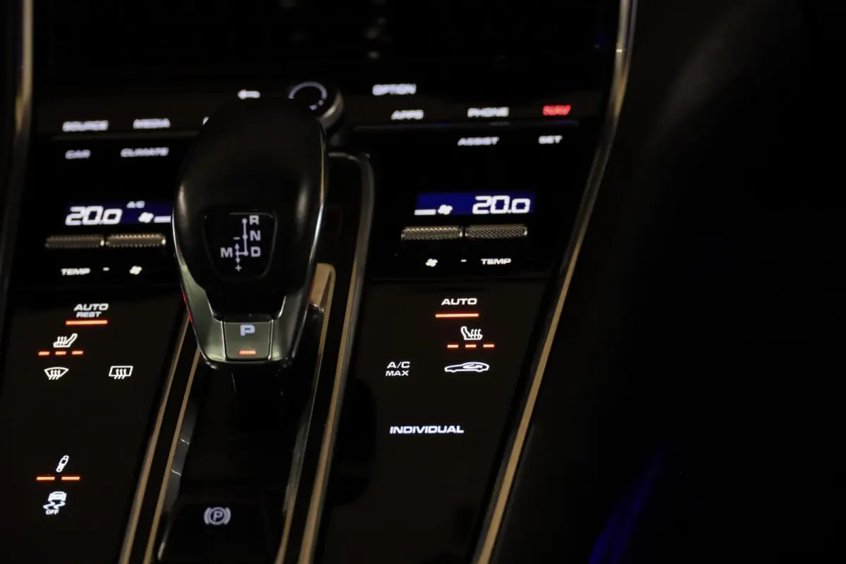 2.9 4 E-Hybrid Platinum Edition