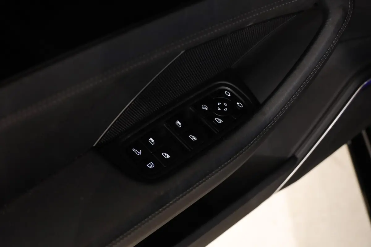 2.9 4 E-Hybrid Platinum Edition