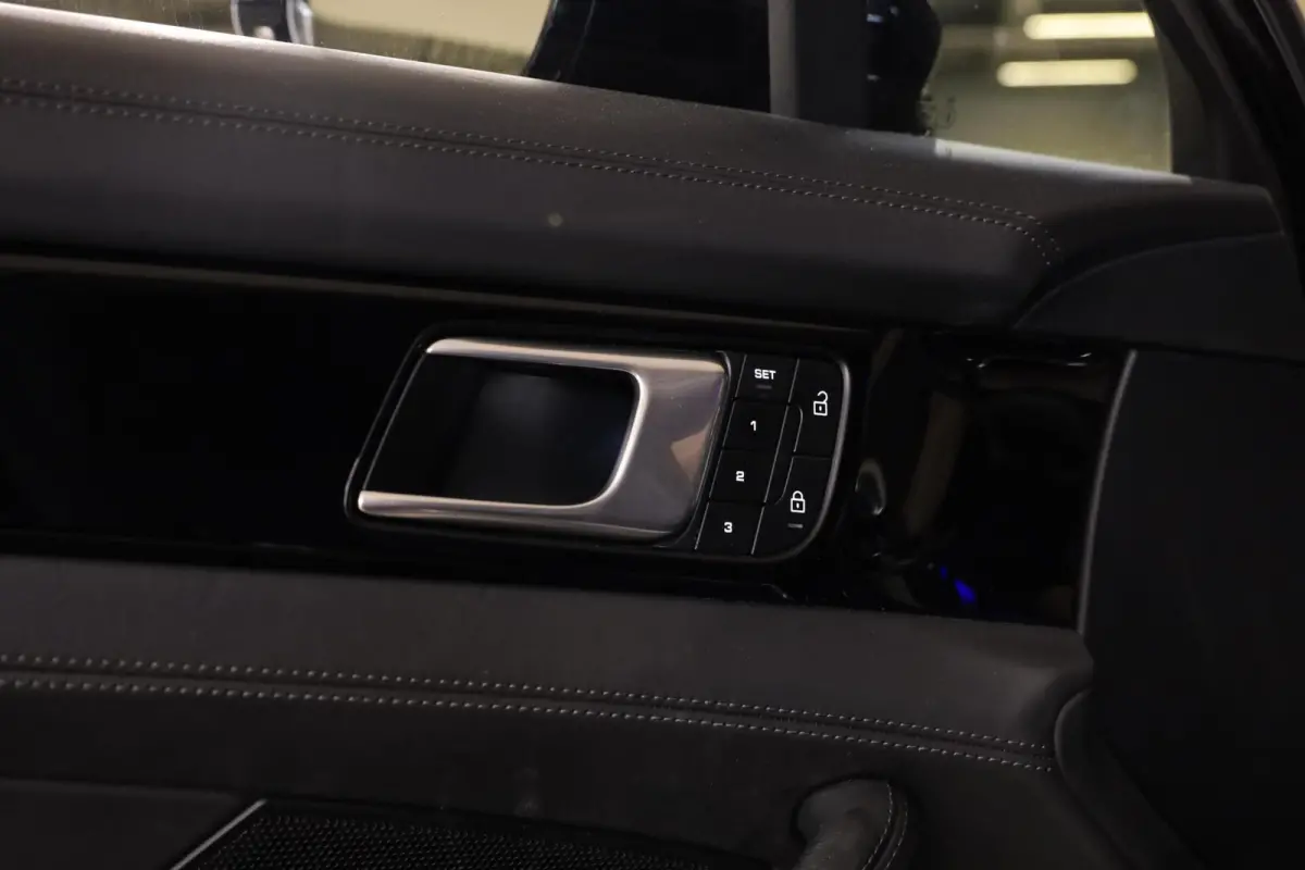 2.9 4 E-Hybrid Platinum Edition
