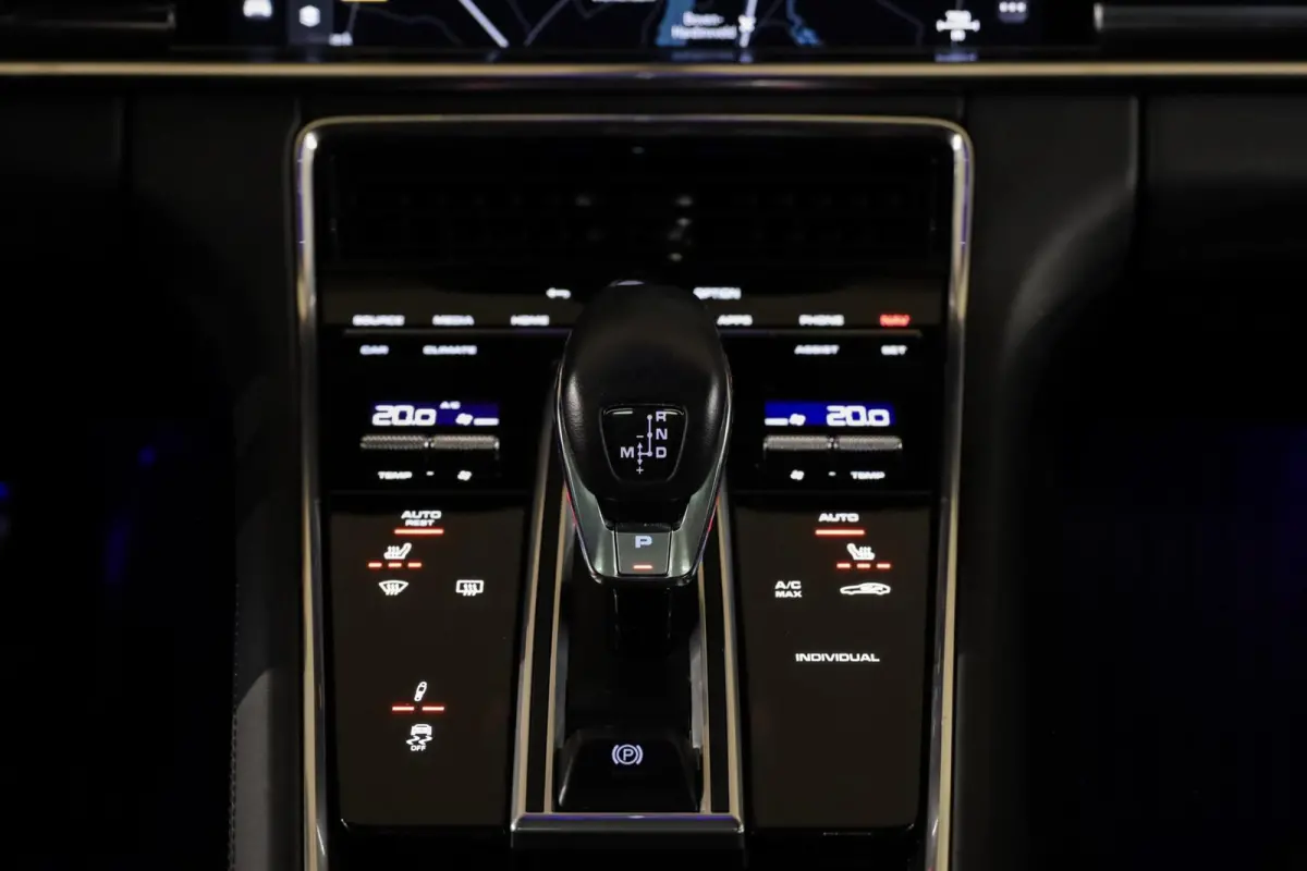 2.9 4 E-Hybrid Platinum Edition