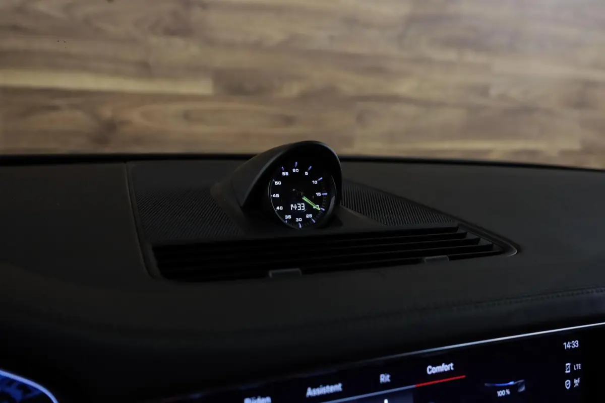 2.9 4 E-Hybrid Platinum Edition