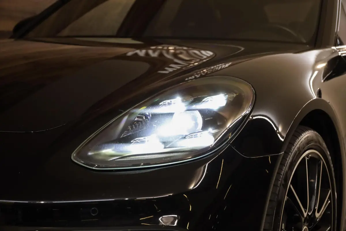 2.9 4 E-Hybrid Platinum Edition
