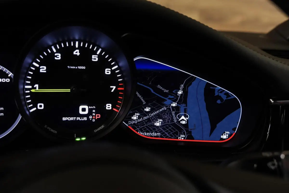 2.9 4 E-Hybrid Platinum Edition