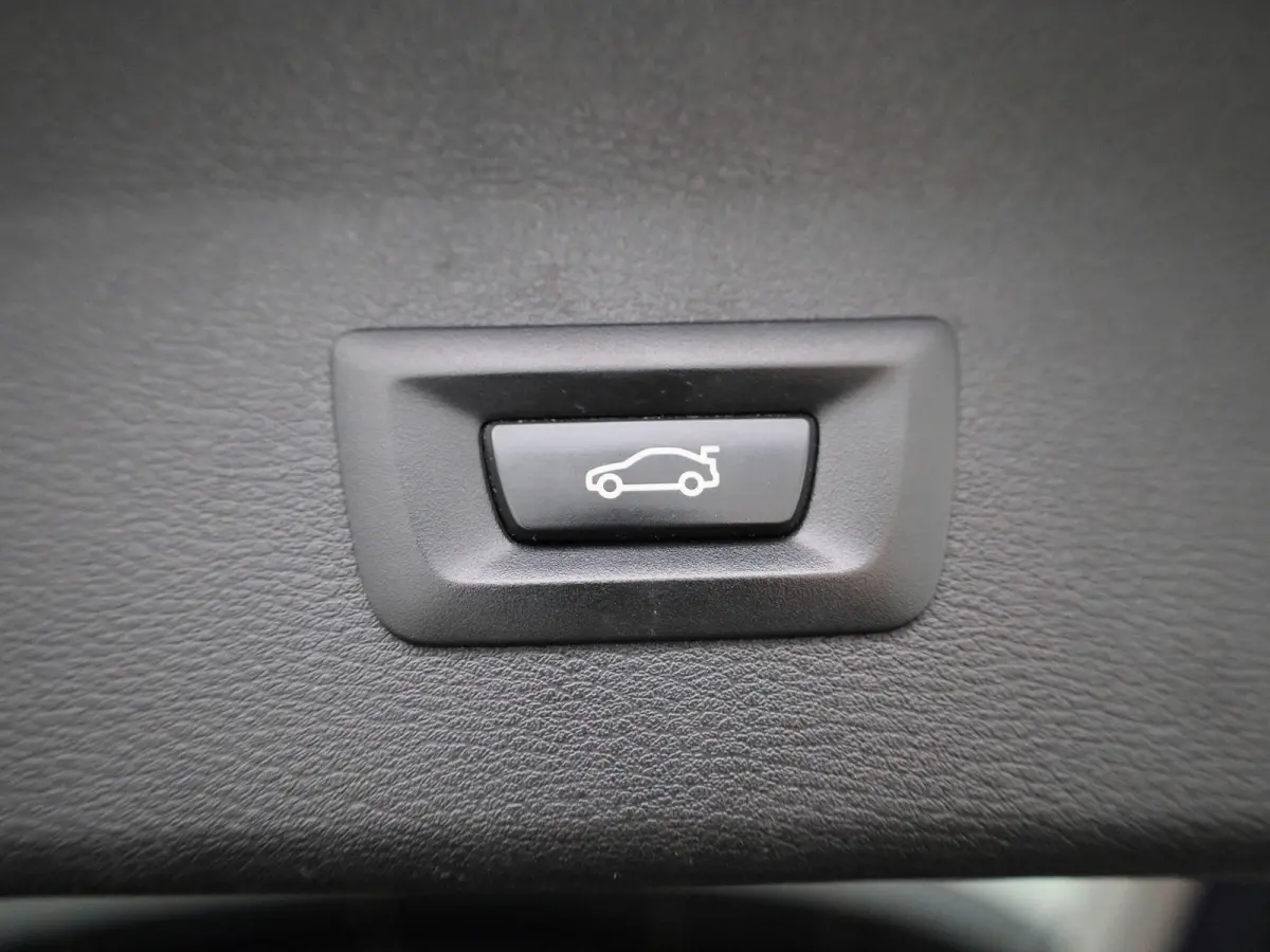 xDrive25e | Panoramadak | LED Koplampen | Privacy Glass | Stoelverwarming | Elektrische Kofferklep |