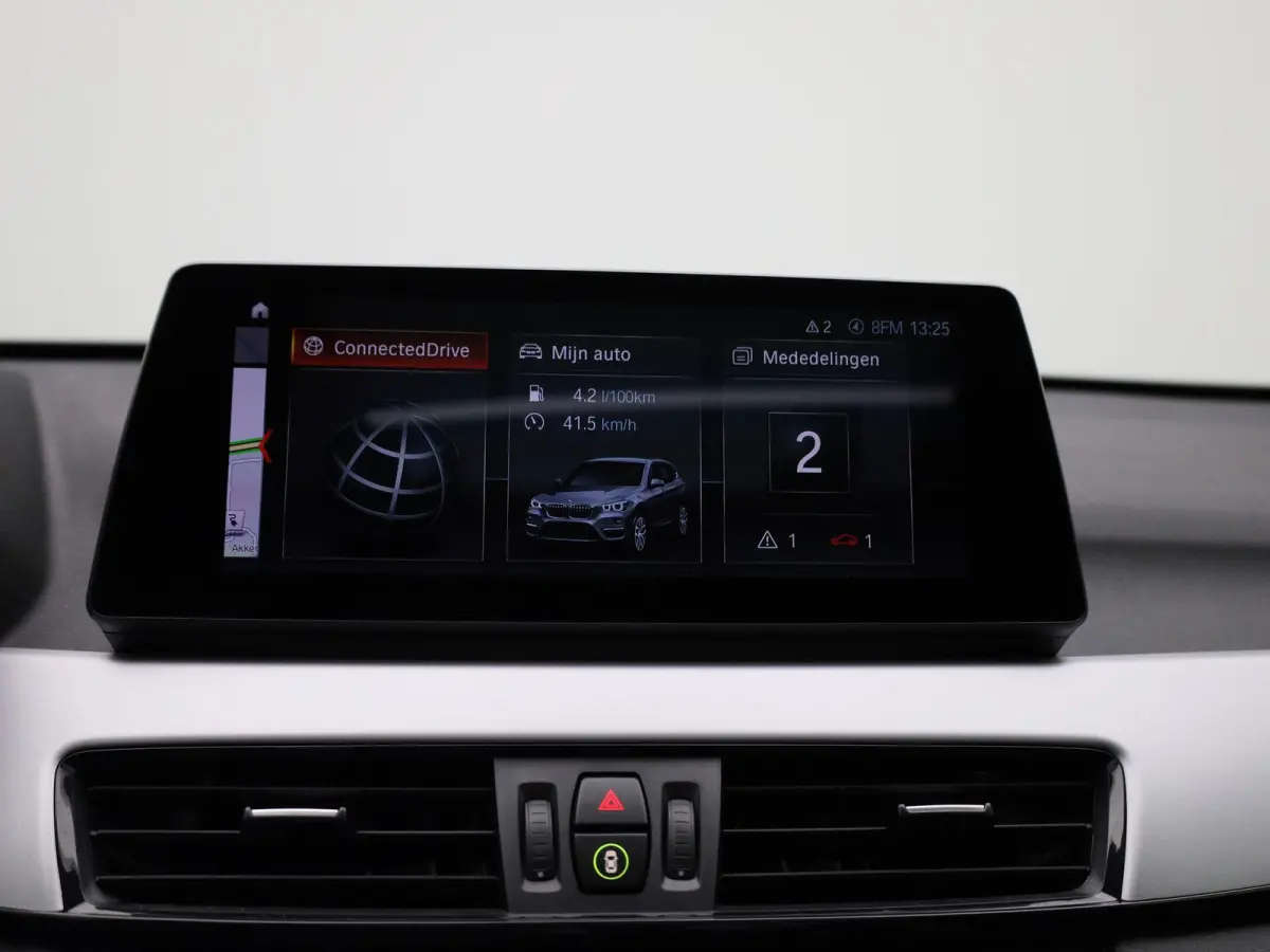 xDrive25e | Panoramadak | LED Koplampen | Privacy Glass | Stoelverwarming | Elektrische Kofferklep |