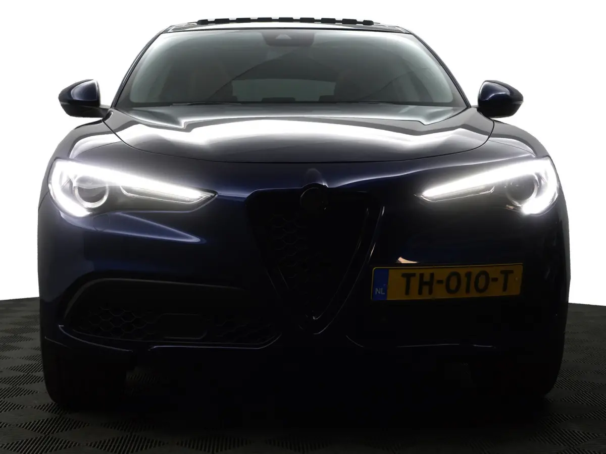 2.0 T AWD First Edition Aut- Panoramadak, Design Leder, Stuur/Stoelverwarming, Memory, Carbon