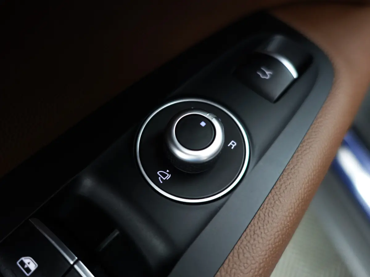 2.0 T AWD First Edition Aut- Panoramadak, Design Leder, Stuur/Stoelverwarming, Memory, Carbon
