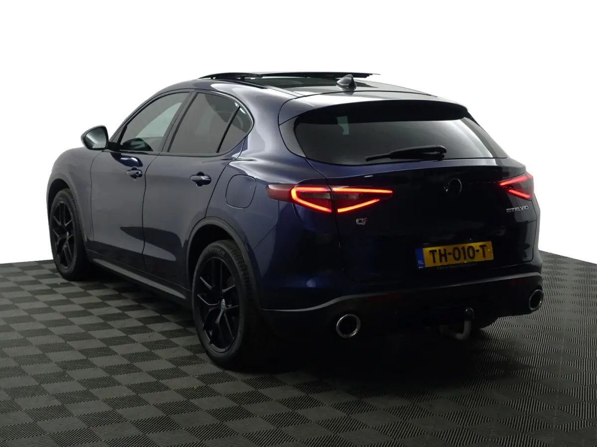 2.0 T AWD First Edition Aut- Panoramadak, Design Leder, Stuur/Stoelverwarming, Memory, Carbon