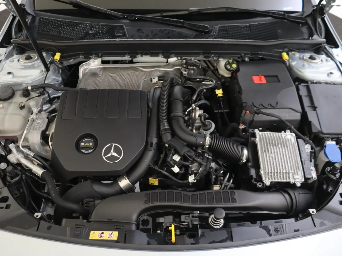 180 AMG Line /Panoramadak /Nightpakket /18 Inch /CarPlay