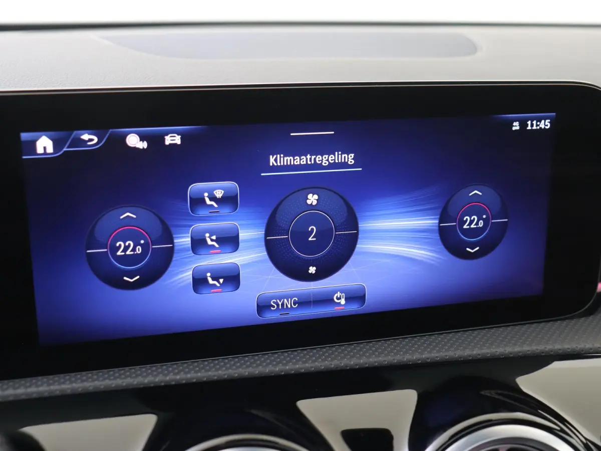 180 AMG Line /Panoramadak /Nightpakket /18 Inch /CarPlay