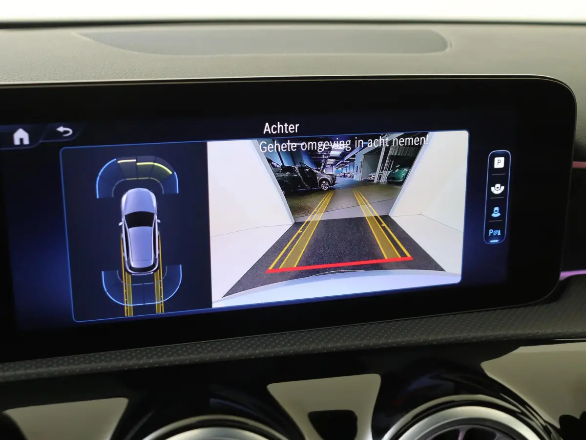 180 AMG Line /Panoramadak /Nightpakket /18 Inch /CarPlay