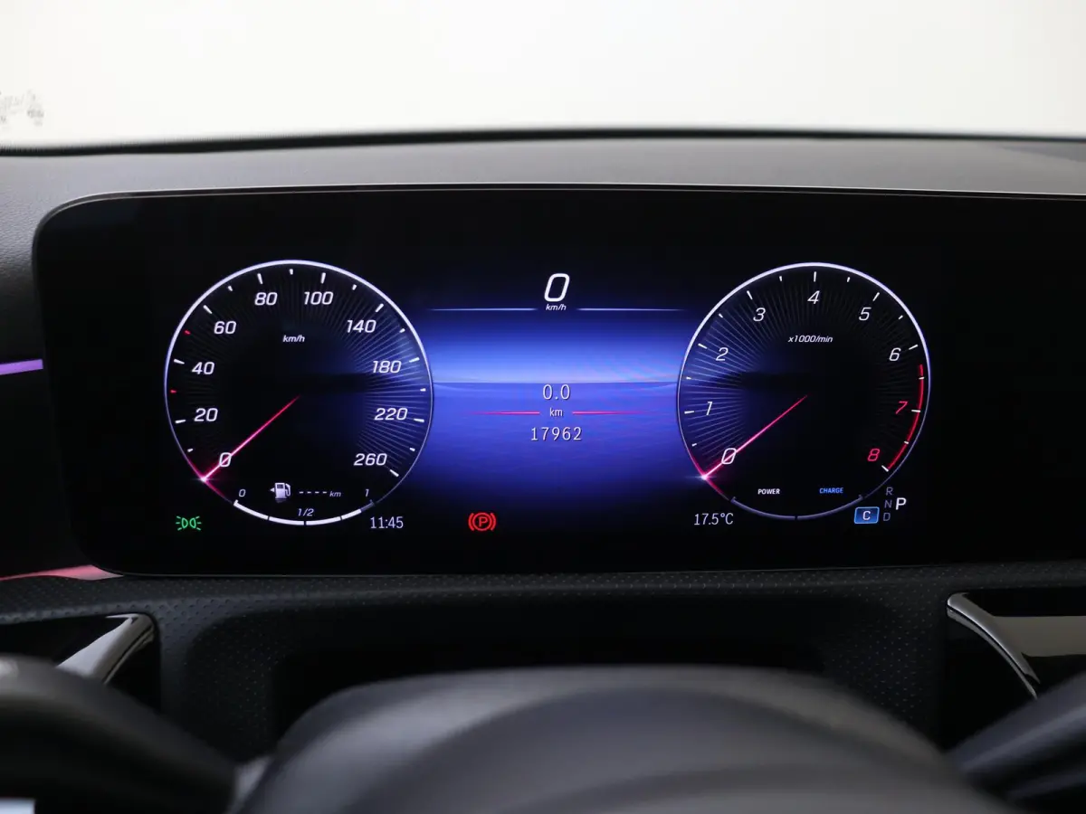 180 AMG Line /Panoramadak /Nightpakket /18 Inch /CarPlay