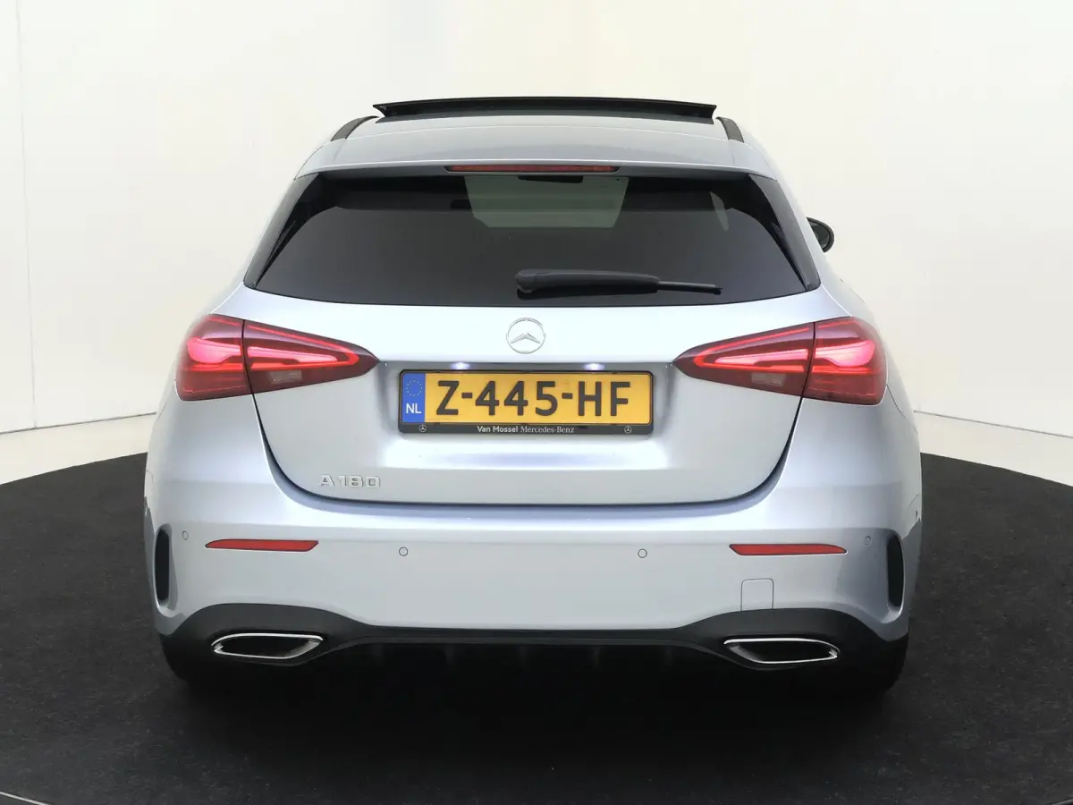 180 AMG Line /Panoramadak /Nightpakket /18 Inch /CarPlay