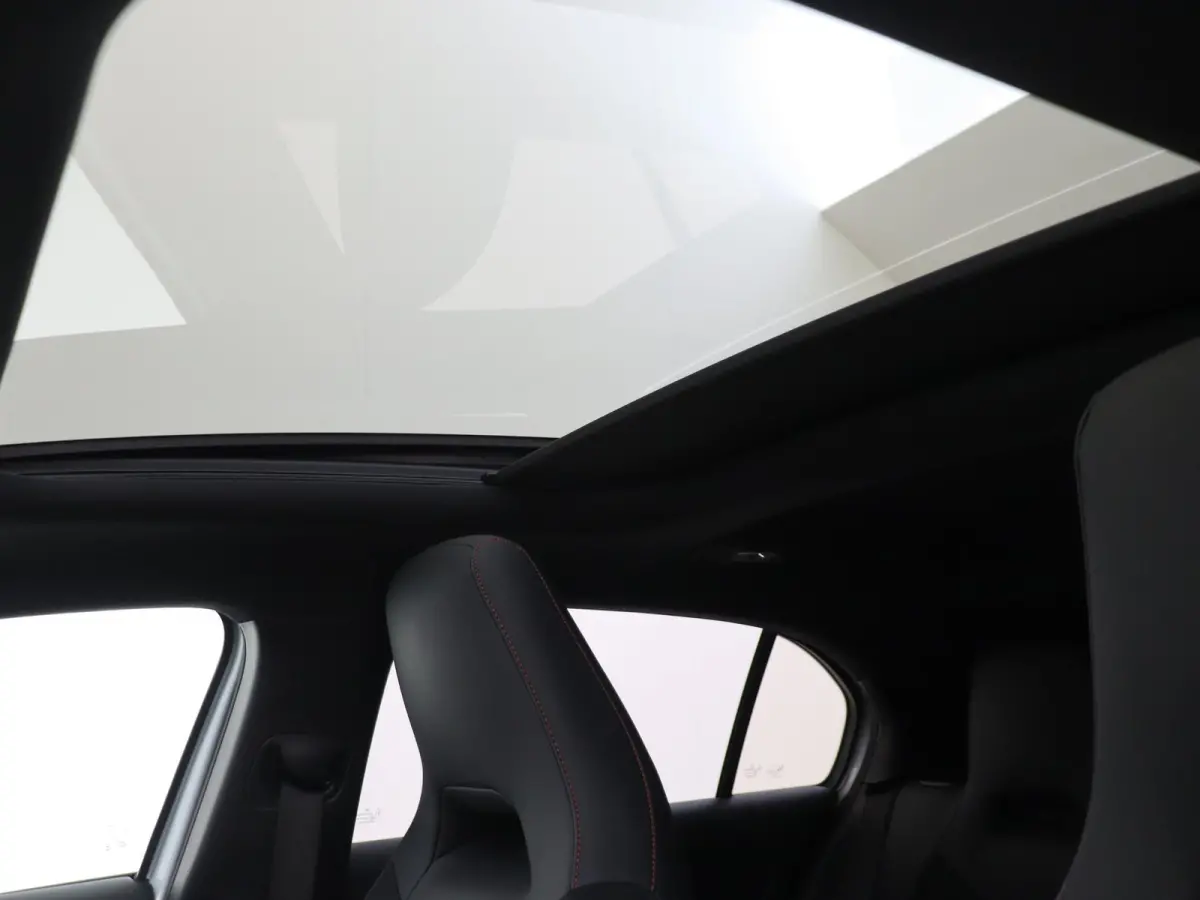 180 AMG Line /Panoramadak /Nightpakket /18 Inch /CarPlay