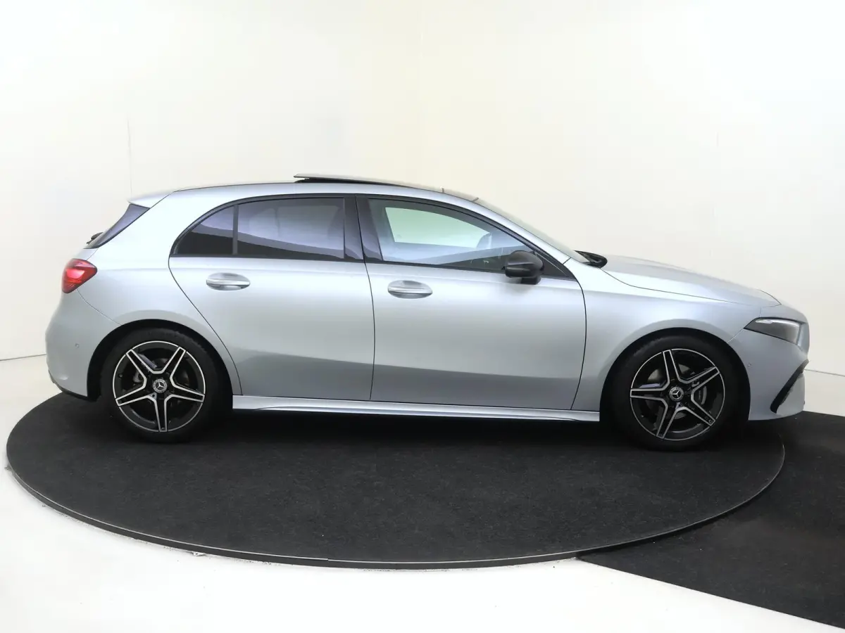 180 AMG Line /Panoramadak /Nightpakket /18 Inch /CarPlay
