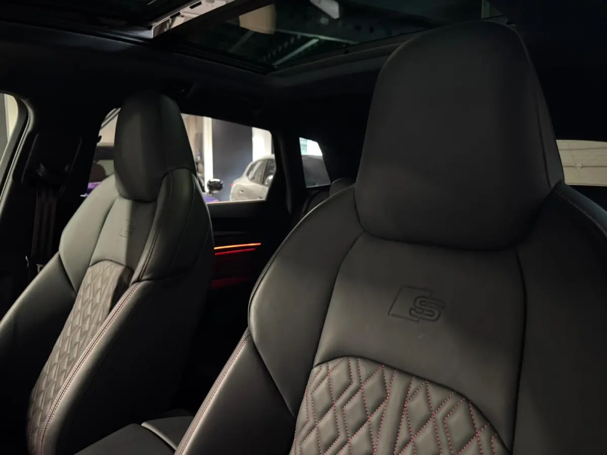 S quattro SQ8 115 kWh SQ8 PANO KEYLESS CARBON HUD