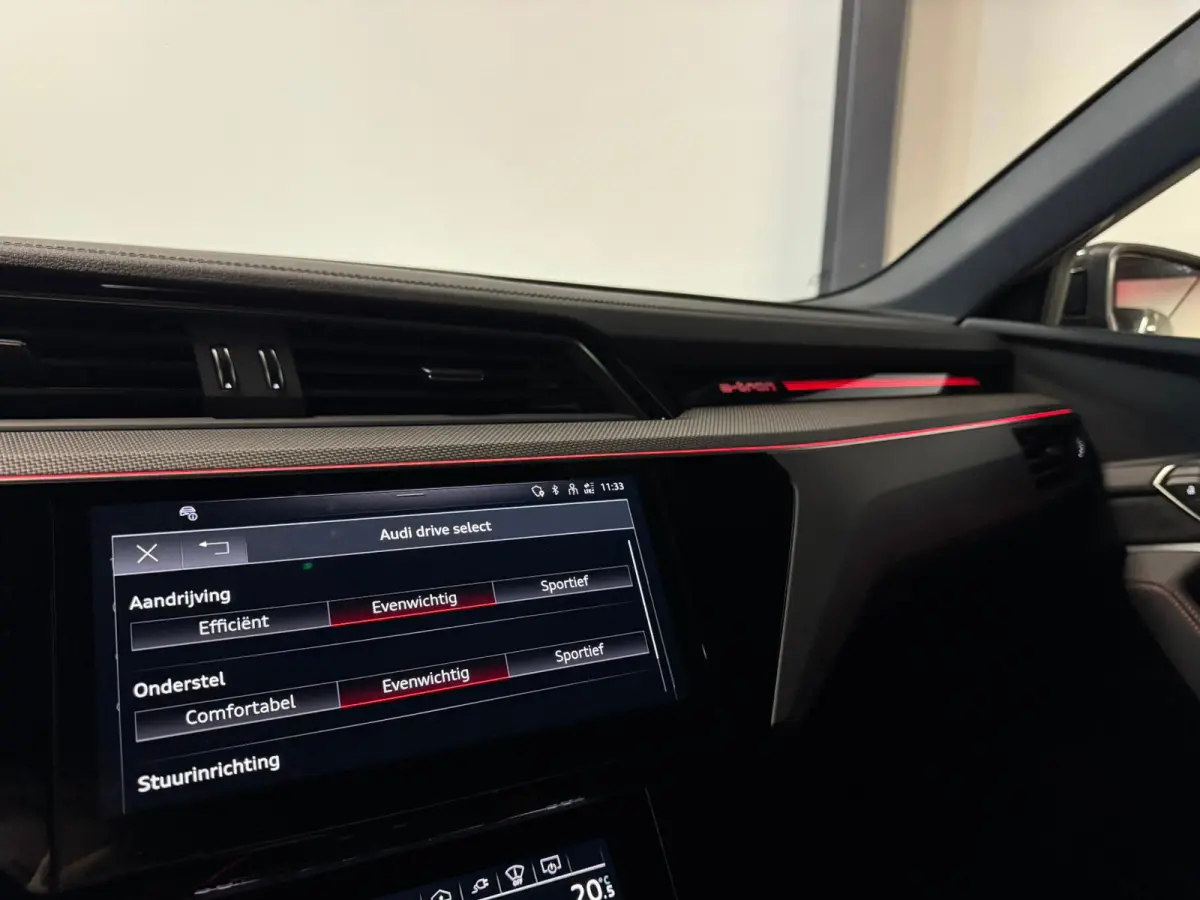 S quattro SQ8 115 kWh SQ8 PANO KEYLESS CARBON HUD