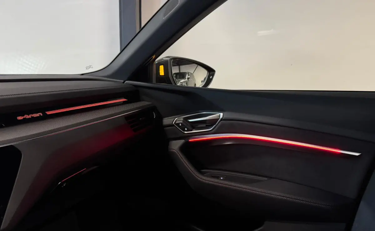 S quattro SQ8 115 kWh SQ8 PANO KEYLESS CARBON HUD