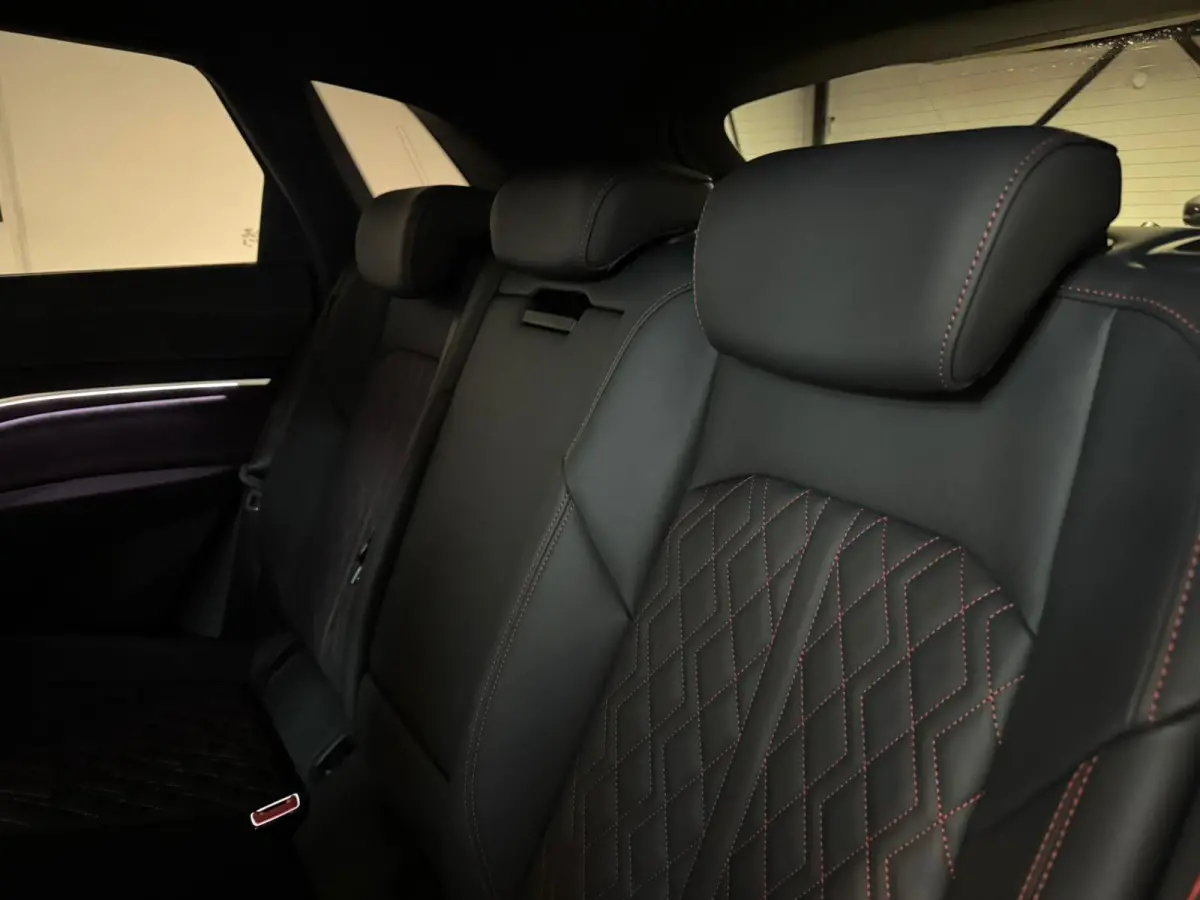 S quattro SQ8 115 kWh SQ8 PANO KEYLESS CARBON HUD