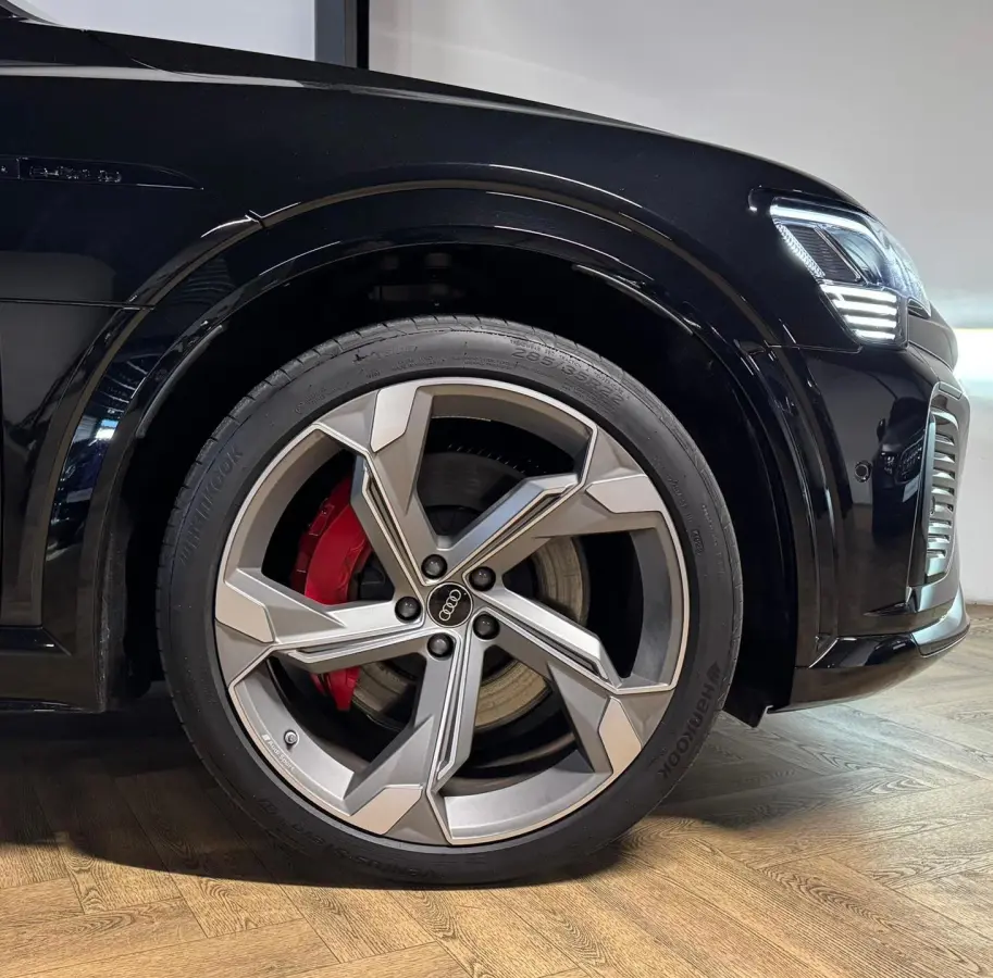S quattro SQ8 115 kWh SQ8 PANO KEYLESS CARBON HUD