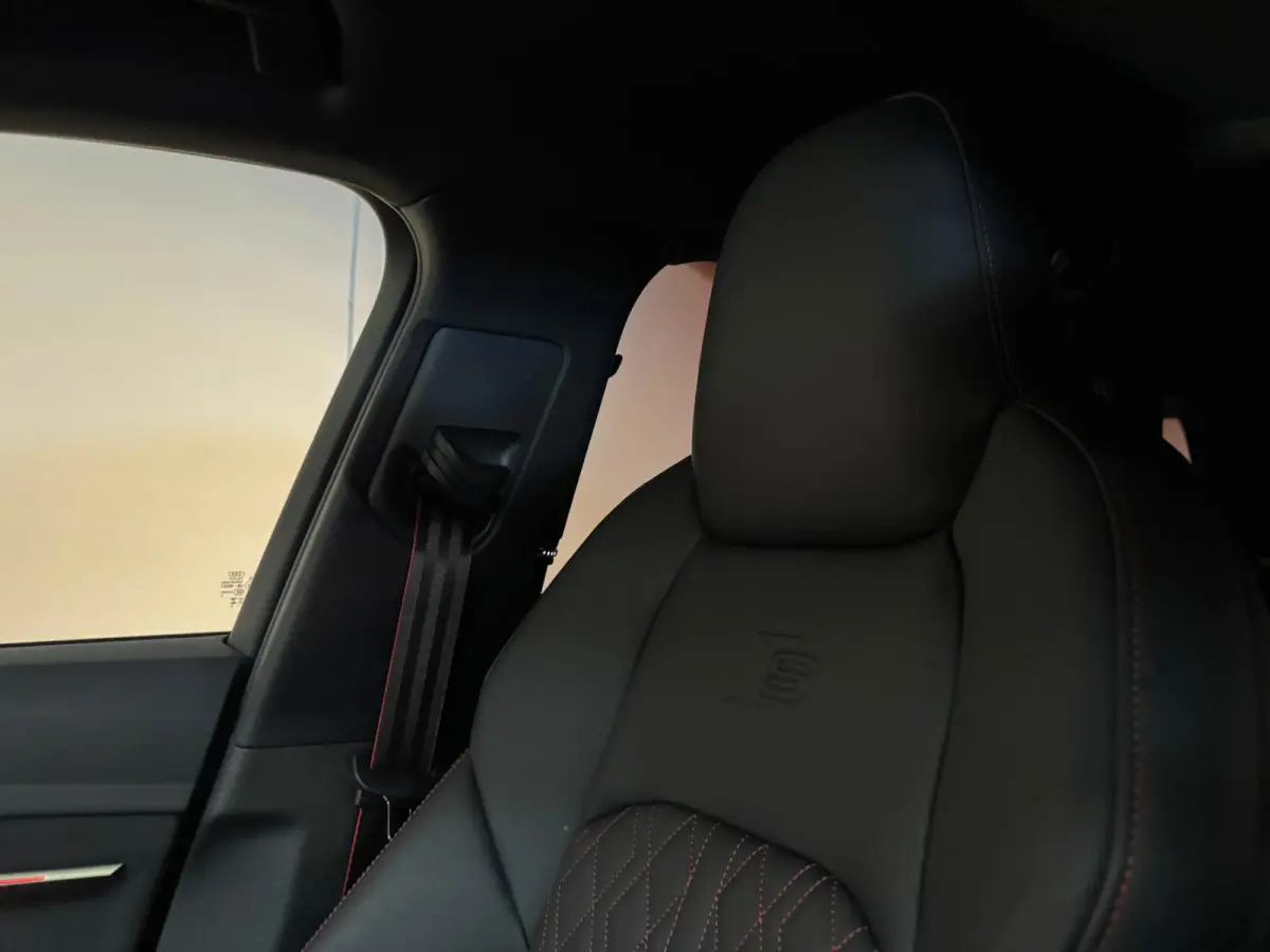 S quattro SQ8 115 kWh SQ8 PANO KEYLESS CARBON HUD