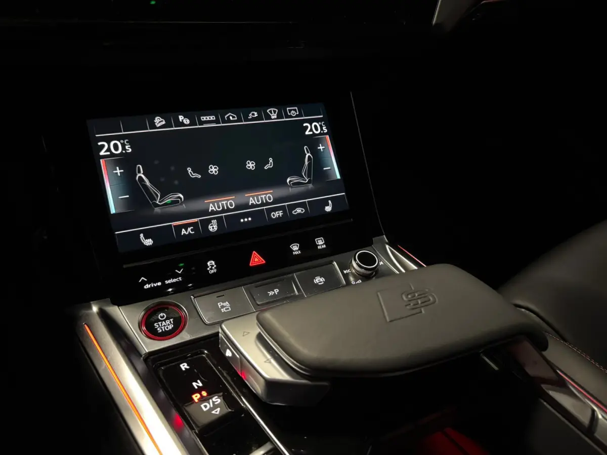 S quattro SQ8 115 kWh SQ8 PANO KEYLESS CARBON HUD