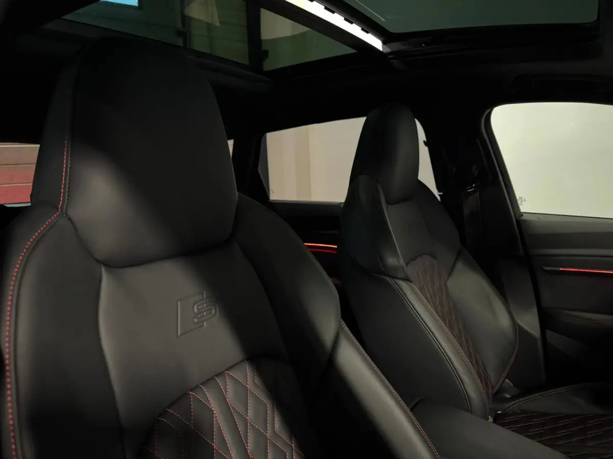 S quattro SQ8 115 kWh SQ8 PANO KEYLESS CARBON HUD