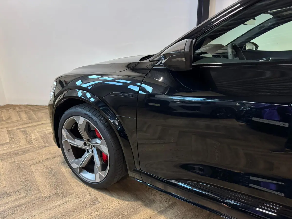S quattro SQ8 115 kWh SQ8 PANO KEYLESS CARBON HUD