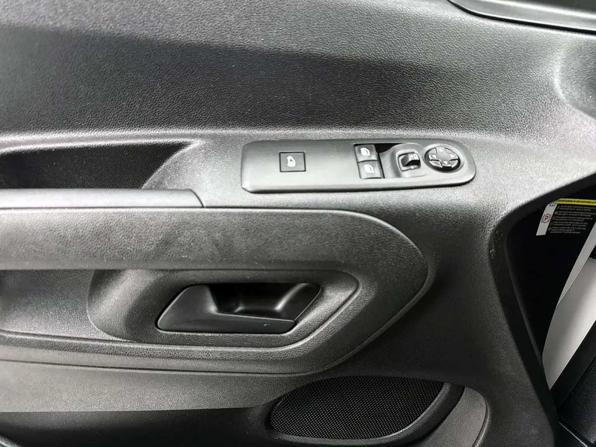 1.5 D-4D Professional Automaat Navigatie Betimmering Cruise control