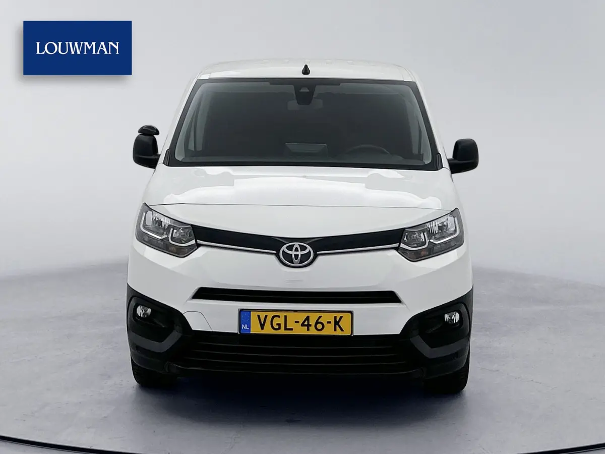 1.5 D-4D Professional Automaat Navigatie Betimmering Cruise control