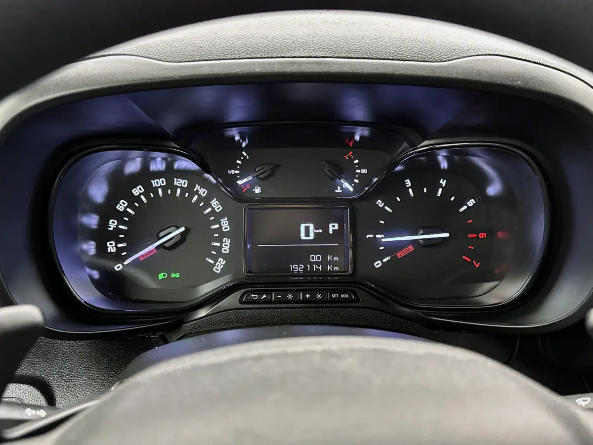 1.5 D-4D Professional Automaat Navigatie Betimmering Cruise control