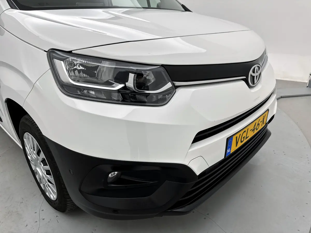 1.5 D-4D Professional Automaat Navigatie Betimmering Cruise control