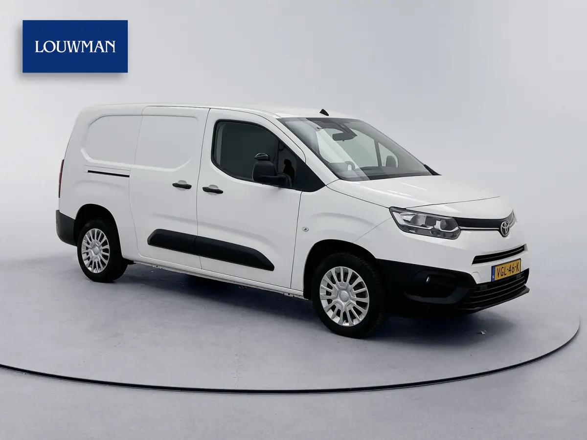1.5 D-4D Professional Automaat Navigatie Betimmering Cruise control