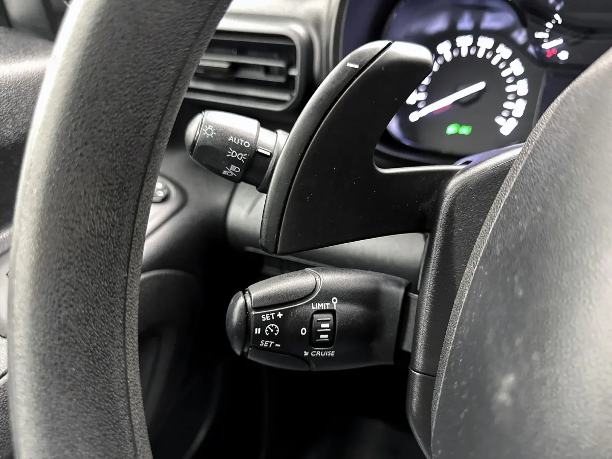 1.5 D-4D Professional Automaat Navigatie Betimmering Cruise control