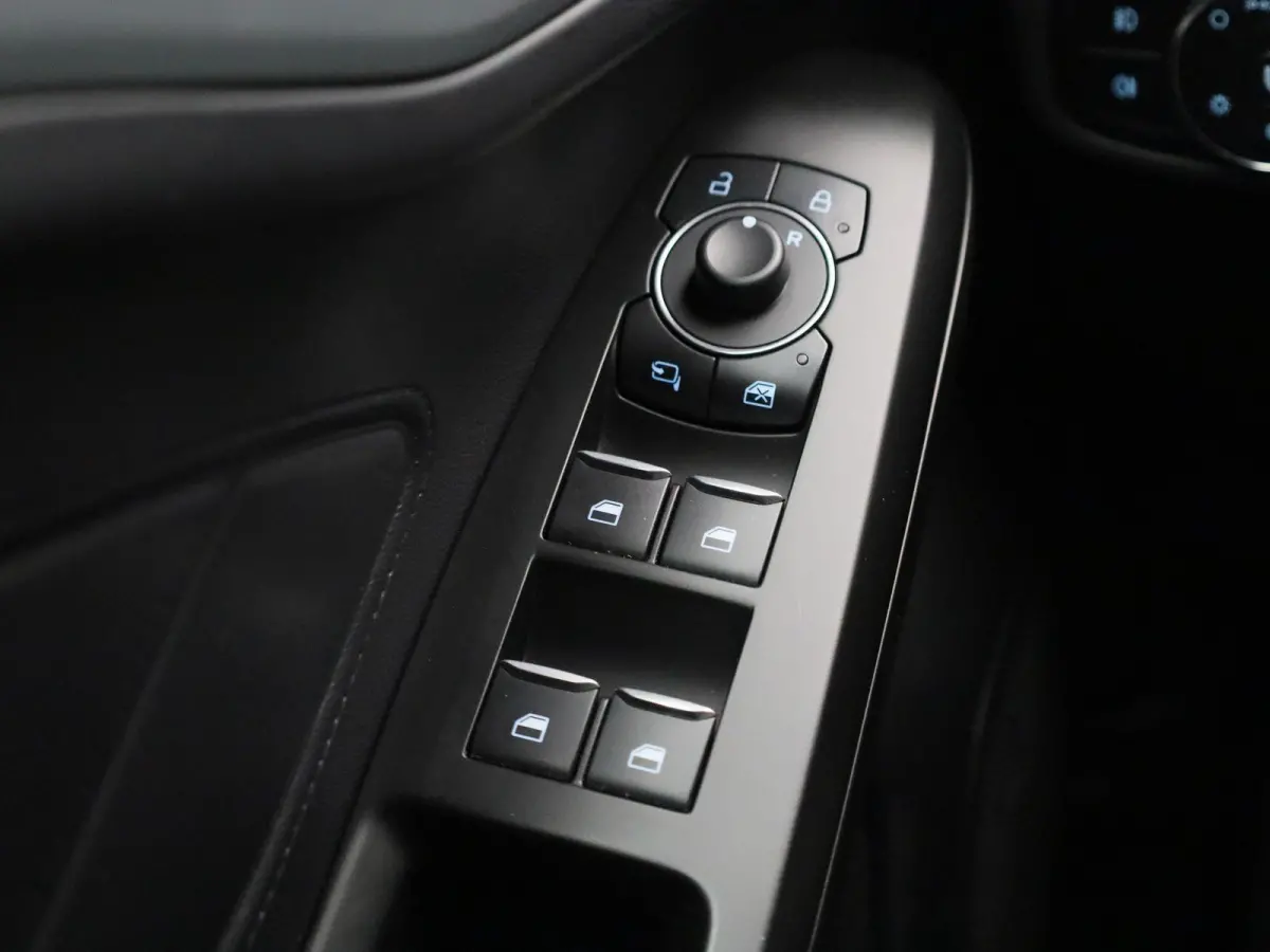 1.0 EcoBoost Hybrid ST Line Style | Automaat | Clima | Camera + PDC | Winterpack | NAVI | LED | Cruise Control |