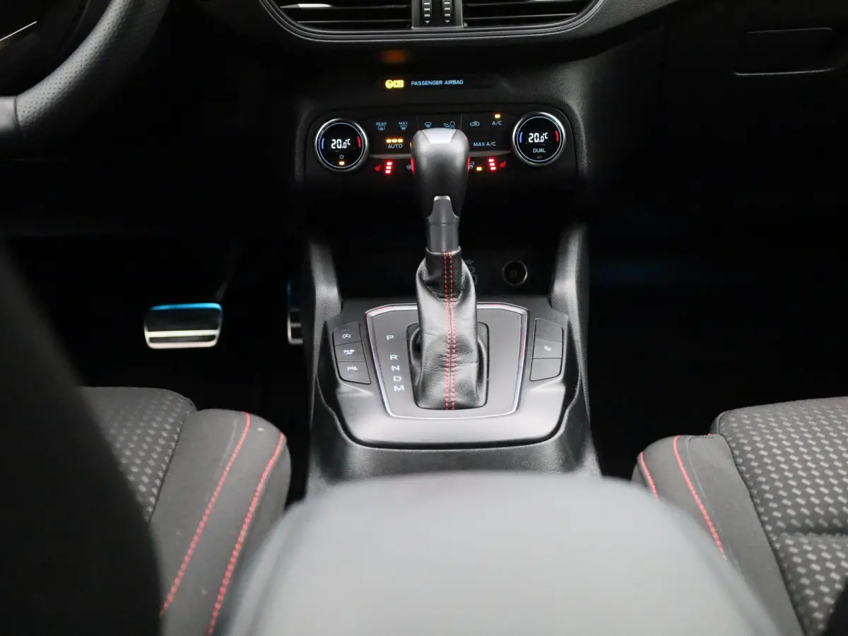 1.0 EcoBoost Hybrid ST Line Style | Automaat | Clima | Camera + PDC | Winterpack | NAVI | LED | Cruise Control |