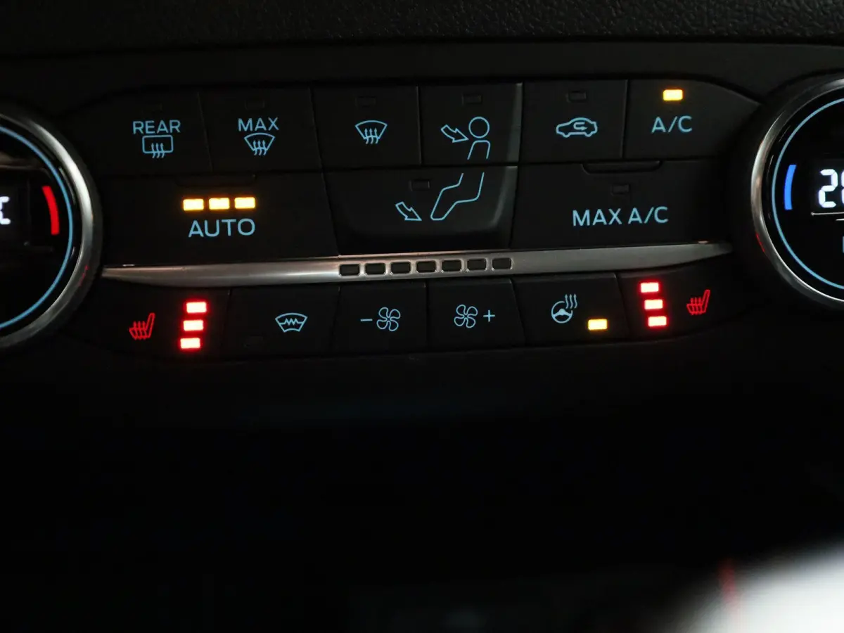 1.0 EcoBoost Hybrid ST Line Style | Automaat | Clima | Camera + PDC | Winterpack | NAVI | LED | Cruise Control |