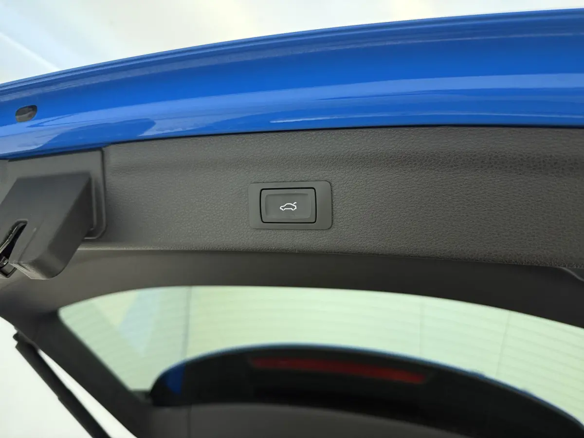 40 TFSI quattro S Line edition one | 190PK | Schuif/Kanteldak | Half Lederen Sportstoelen | Apple Carplay / Android Auto | Camera | Elektrische Kofferklep | Lichtmetalen Velgen |