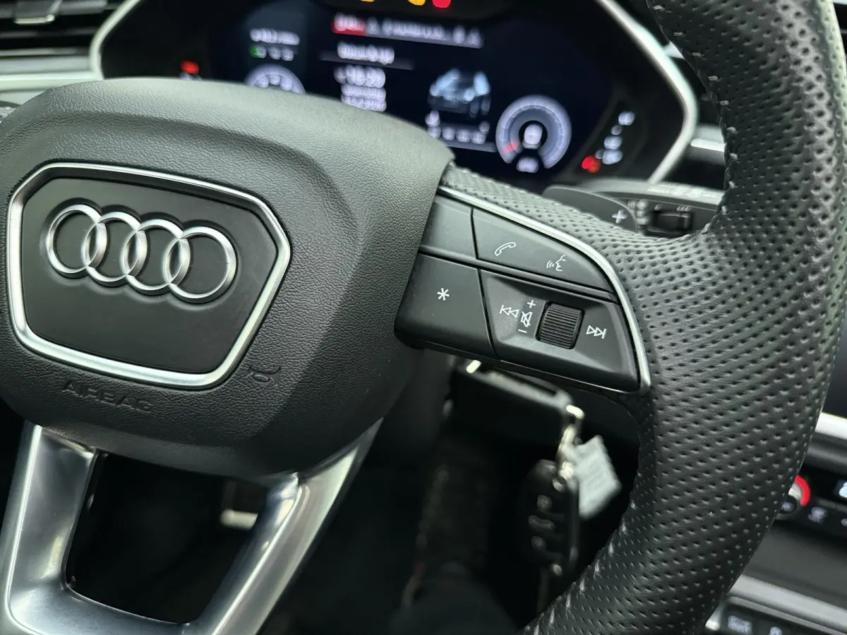 40 TFSI quattro S Line edition one | 190PK | Schuif/Kanteldak | Half Lederen Sportstoelen | Apple Carplay / Android Auto | Camera | Elektrische Kofferklep | Lichtmetalen Velgen |