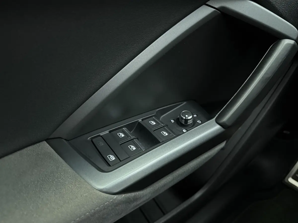 40 TFSI quattro S Line edition one | 190PK | Schuif/Kanteldak | Half Lederen Sportstoelen | Apple Carplay / Android Auto | Camera | Elektrische Kofferklep | Lichtmetalen Velgen |