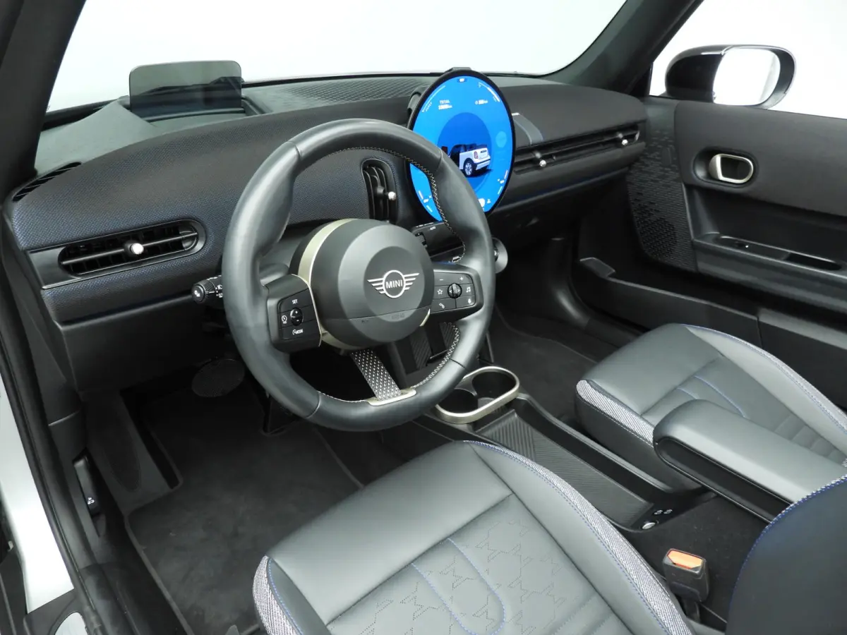 S Automaat / Sportstoelen / LED / Park assist / Head-up / Stoelverwarming / Alu wielen 17 inch