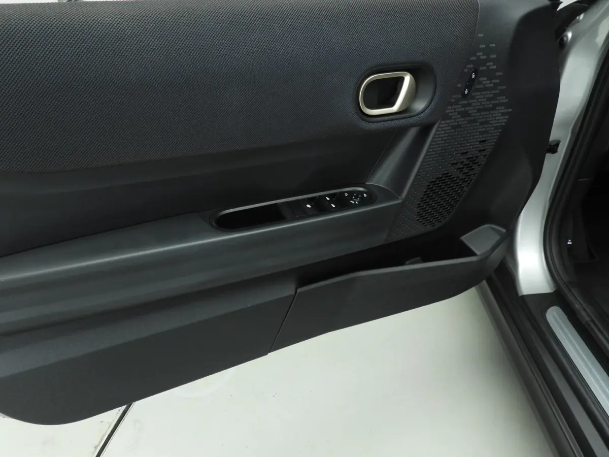 S Automaat / Sportstoelen / LED / Park assist / Head-up / Stoelverwarming / Alu wielen 17 inch